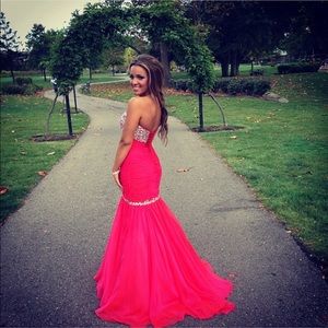 TIFFANY DESIGNS!! Tagged Jovani for exposure